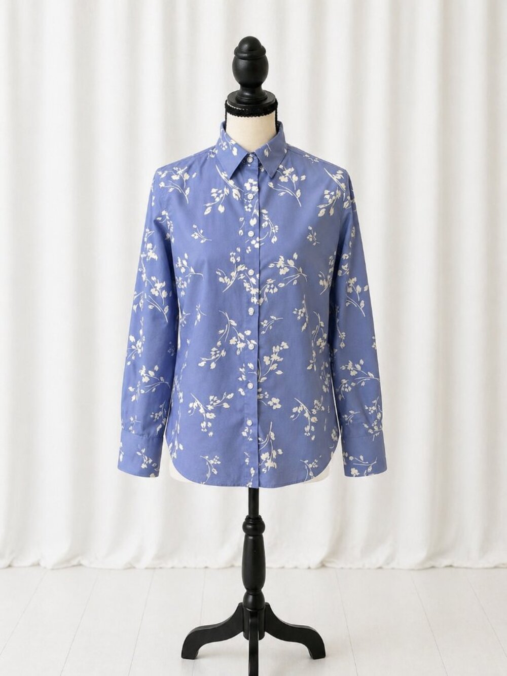 Lands’ End Blue Floral Button Down Shirt Long Sleeve Women’s Size 4
